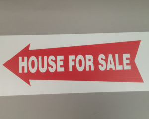 House For Sale (with Arrow) – Sign for stake