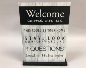 Welcome Sign – White Barnboard & Black